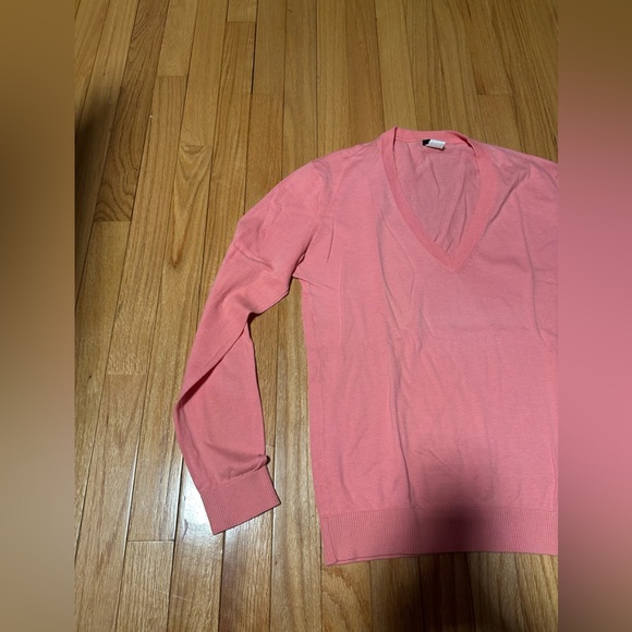 J. Crew Pink V-Neck Sweater Size Medium - Picture 2 of 7